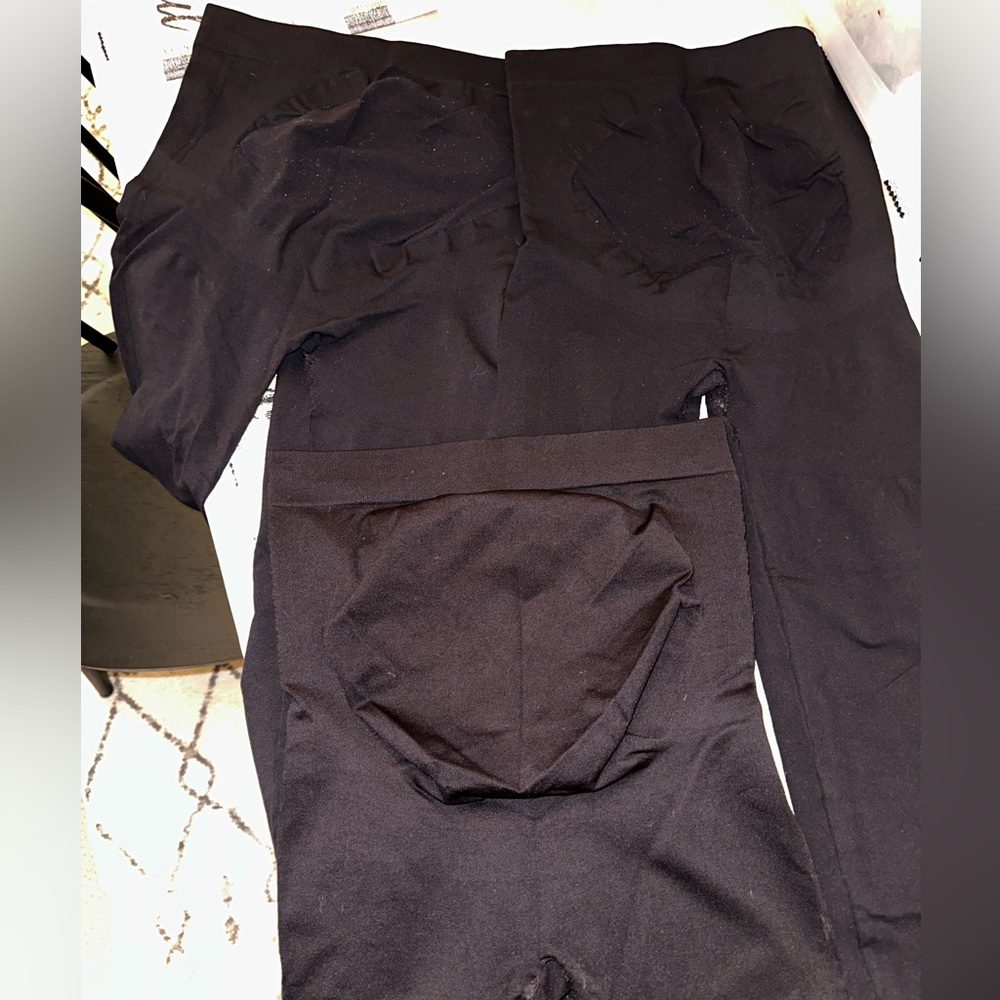 Blanqi Maternity leggings lot!